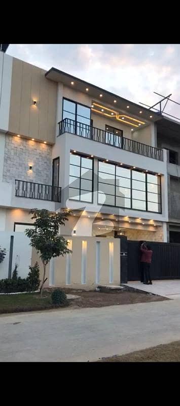 7.5 Marla Beautiful Lake Facing Designer House for Sale in Manik Block Buch Executive Villas Multan. 7.5 Marla Beautiful Lake Facing Designer House for Sale in Manik Block Buch Executive Villas Multan.