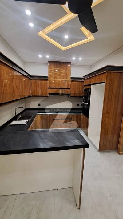 رِیور گارڈن اسلام آباد میں 5 کمروں کا 8 مرلہ مکان 4.25 کروڑ میں برائے فروخت۔