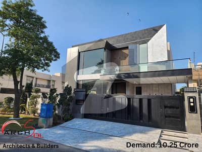ڈی ایچ اے فیز 8 - بلاک ایل ڈی ایچ اے فیز 8,ڈیفنس (ڈی ایچ اے),لاہور میں 5 کمروں کا 1 کنال مکان 10.25 کروڑ میں برائے فروخت۔