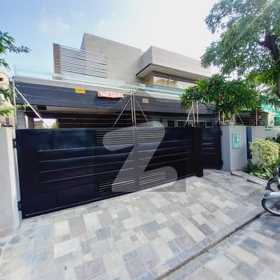 ڈی ایچ اے فیز 6 ڈیفنس (ڈی ایچ اے),لاہور میں 5 کمروں کا 1 کنال مکان 8.75 کروڑ میں برائے فروخت۔