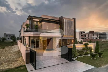 1 Kanal Brand New Modern Design Lavish House For Sale In DHA | For Discounted Price And Original Pictures Download The App "Signature Lands".