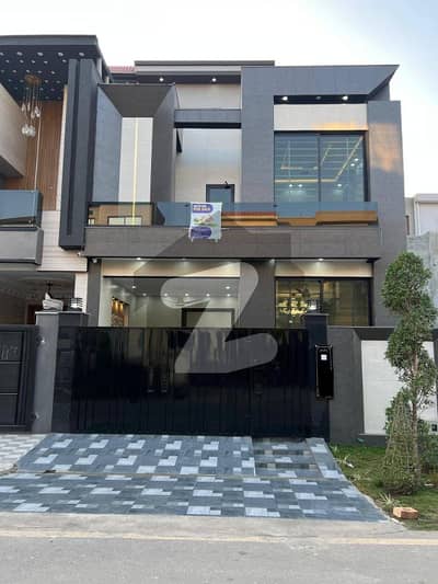 اتحاد ٹاؤن فیز ١ اتحاد ٹاؤن,رائیونڈ روڈ,لاہور میں 3 کمروں کا 3 مرلہ مکان 1.6 کروڑ میں برائے فروخت۔