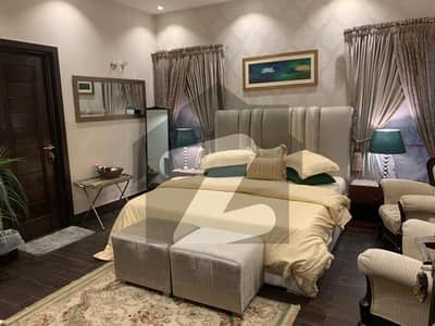 ڈی ایچ اے فیز 3 ڈیفنس (ڈی ایچ اے),لاہور میں 5 کمروں کا 1 کنال مکان 7.0 لاکھ میں کرایہ پر دستیاب ہے۔