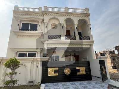 بی ۔ 17 اسلام آباد میں 4 کمروں کا 8 مرلہ مکان 3.3 کروڑ میں برائے فروخت۔