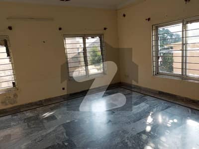 لالہ زار راولپنڈی میں 4 کمروں کا 8 مرلہ مکان 3.85 کروڑ میں برائے فروخت۔ لالہ زار راولپنڈی میں 4 کمروں کا 8 مرلہ مکان 3.85 کروڑ میں برائے فروخت۔