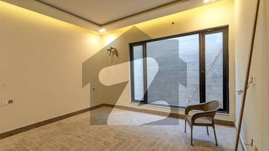 آئی ۔ 8 اسلام آباد میں 2 کمروں کا 1 کنال زیریں پورشن 2.15 لاکھ میں کرایہ پر دستیاب ہے۔