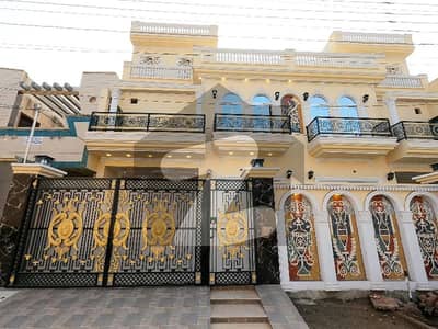 مرغزار آفیسرز کالونی لاہور میں 5 کمروں کا 10 مرلہ مکان 4.5 کروڑ میں برائے فروخت۔