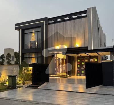 ڈی ایچ اے فیز 7 ڈیفنس (ڈی ایچ اے),لاہور میں 5 کمروں کا 1 کنال مکان 3.25 لاکھ میں کرایہ پر دستیاب ہے۔