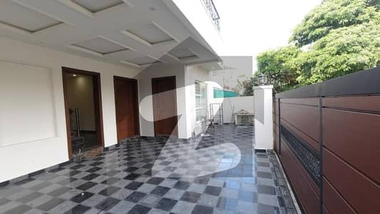 آئی ۔ 8/2 آئی ۔ 8,اسلام آباد میں 6 کمروں کا 14 مرلہ مکان 6.0 لاکھ میں کرایہ پر دستیاب ہے۔