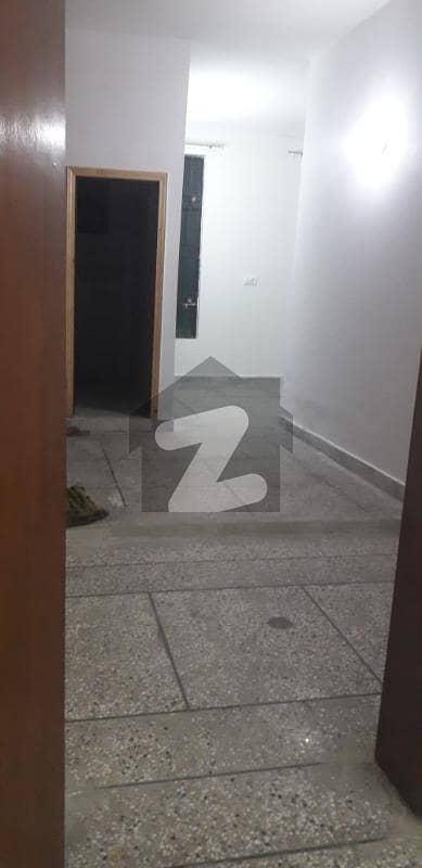 room available for rent attach bath g7