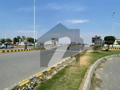 ڈی ایچ اے فیز 7 - بلاک ایکس فیز 7,ڈیفنس (ڈی ایچ اے),لاہور میں 3 کنال رہائشی پلاٹ 9.3 کروڑ میں برائے فروخت۔