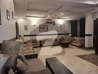 ایف ۔ 11 مرکز ایف ۔ 11,اسلام آباد میں 2 کمروں کا 8 مرلہ فلیٹ 1.2 لاکھ میں کرایہ پر دستیاب ہے۔