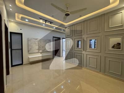 بحریہ ٹاؤن فیز 8 بحریہ ٹاؤن راولپنڈی,راولپنڈی میں 2 کمروں کا 7 مرلہ زیریں پورشن 55.0 ہزار میں کرایہ پر دستیاب ہے۔