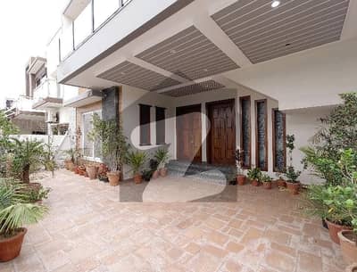 Prime Location D-12/4 House Sized 10 Marla