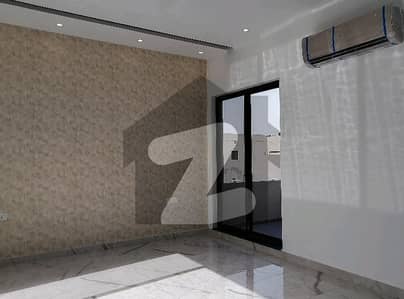 ڈی ایچ اے فیز 5 - بلاک ایل فیز 5,ڈیفنس (ڈی ایچ اے),لاہور میں 4 کمروں کا 10 مرلہ مکان 2.1 لاکھ میں کرایہ پر دستیاب ہے۔ ڈی ایچ اے فیز 5 - بلاک ایل فیز 5,ڈیفنس (ڈی ایچ اے),لاہور میں 4 کمروں کا 10 مرلہ مکان 2.1 لاکھ میں کرایہ پر دستیاب ہے۔