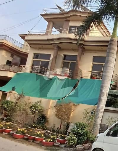 FIRST NATIVE Owner Built | Solid Construction | 10 Marla House | Double Storey | Near Mosque | Family Home | Strong Structure مالک کا خود بنایا ہوا گھر | مضبوط ٹھوس تعمیر | 10 مرلہ مکان | ڈبل منزلہ |مسجد کے قریب | خاندانی گھر | مضبوط ترين تعميری ڈھانچہ