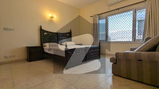 FOR RENT Luxury Furnished 3 Bedrooms Upper Portion In E-7