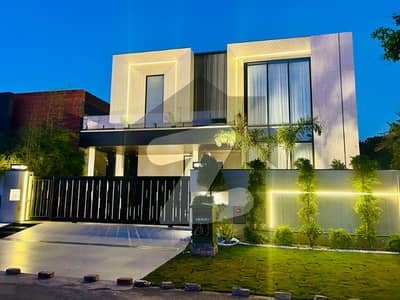 ڈی ایچ اے فیز 5 ڈیفنس (ڈی ایچ اے),لاہور میں 5 کمروں کا 10 مرلہ مکان 5.45 کروڑ میں برائے فروخت۔