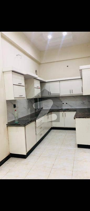 Flat 2beds dd with lift facility available for sale in gulistan e jouhar bk 17 . lease flat.
