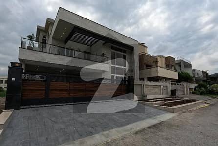 ڈی ۔ 12/2 ڈی ۔ 12,اسلام آباد میں 7 کمروں کا 1 کنال مکان 22.5 کروڑ میں برائے فروخت۔