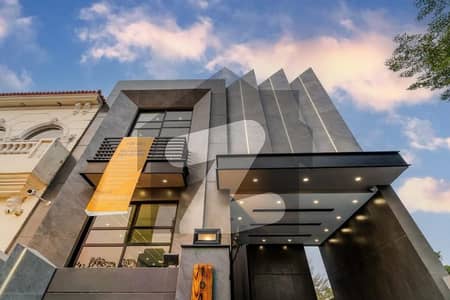 DHA 9 Town House Available For Sale