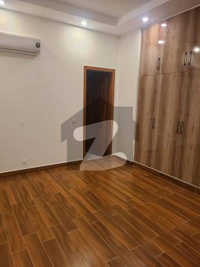 1 Kanal Upper Portion Luxury House