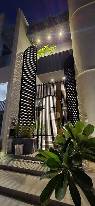 ڈی ایچ اے فیز 7 ایکسٹینشن ڈی ایچ اے ڈیفینس,کراچی میں 4 کمروں کا 4 مرلہ مکان 6.05 کروڑ میں برائے فروخت۔