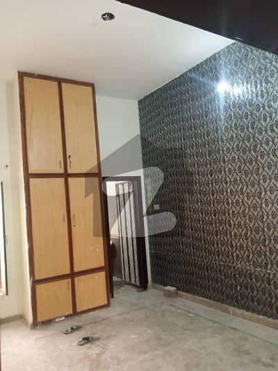 ہاشمی گارڈن بہاولپور میں 2 کمروں کا 6 مرلہ مکان 52.0 ہزار میں کرایہ پر دستیاب ہے۔