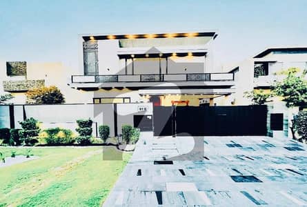 ڈی ایچ اے فیز 5 ڈیفنس (ڈی ایچ اے),لاہور میں 5 کمروں کا 1 کنال مکان 2.6 لاکھ میں کرایہ پر دستیاب ہے۔