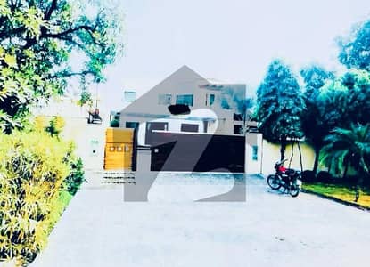 ڈی ایچ اے فیز 2 ڈیفنس (ڈی ایچ اے),لاہور میں 5 کمروں کا 2 کنال مکان 3.5 لاکھ میں کرایہ پر دستیاب ہے۔