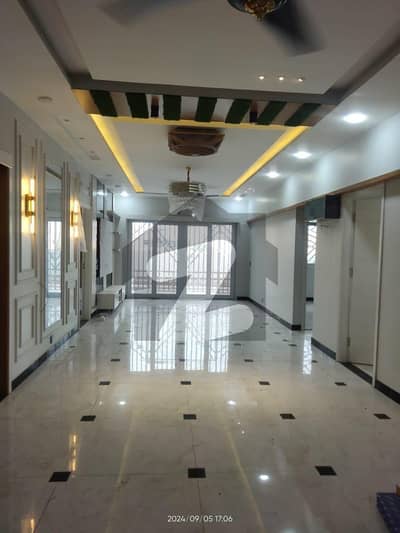 Luxury 3 Bedrooms 3500 Square Feet With Traces