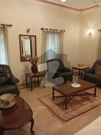 ڈی ایچ اے فیز 7 ڈی ایچ اے ڈیفینس,کراچی میں 5 کمروں کا 1 کنال مکان 10.5 کروڑ میں برائے فروخت۔