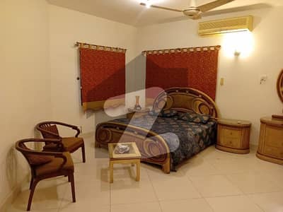 ڈی ایچ اے فیز 7 ڈی ایچ اے ڈیفینس,کراچی میں 5 کمروں کا 1 کنال مکان 9.75 کروڑ میں برائے فروخت۔