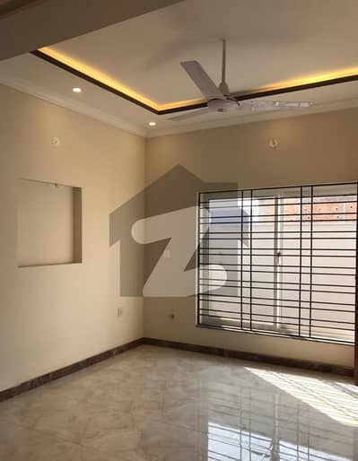 ممتاز سٹی اسلام آباد میں 5 کمروں کا 6 مرلہ مکان 1.0 لاکھ میں کرایہ پر دستیاب ہے۔