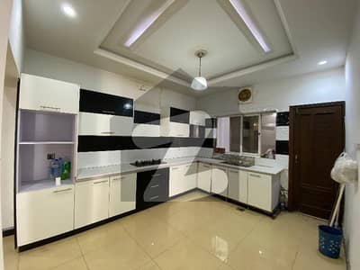 Prime Location 10 Marla Upper Portion Available For Rent