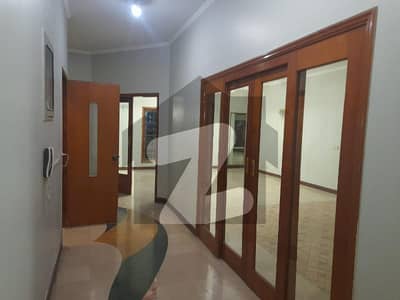 ڈی ایچ اے فیز 6 ڈی ایچ اے ڈیفینس,کراچی میں 8 کمروں کا 1 کنال مکان 17.0 کروڑ میں برائے فروخت۔