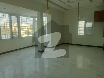 ڈی ایچ اے فیز 6 ڈی ایچ اے ڈیفینس,کراچی میں 3 کمروں کا 1 کنال مکان 15.0 کروڑ میں برائے فروخت۔