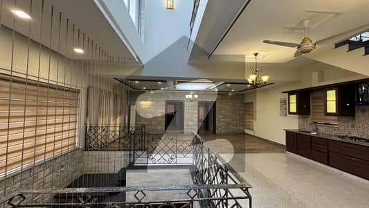 ایف ۔ 7 اسلام آباد میں 6 کمروں کا 1 کنال مکان 16.0 لاکھ میں کرایہ پر دستیاب ہے۔