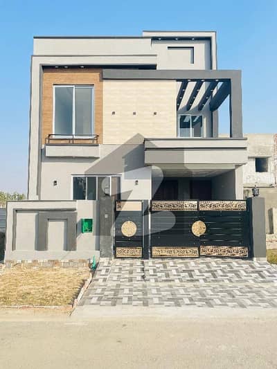 5 M House Beautiful Modern House