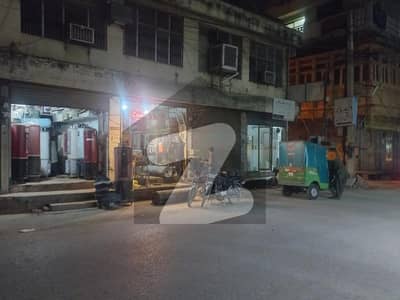 عابد مجید روڈ راولپنڈی میں 1 مرلہ دکان 1.05 کروڑ میں برائے فروخت۔