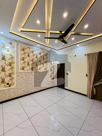 رئیل پام سٹی ایمن آباد موڑ,گوجرانوالہ میں 5 کمروں کا 10 مرلہ مکان 1.0 لاکھ میں کرایہ پر دستیاب ہے۔