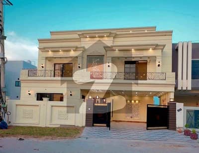 واپڈا ٹاؤن فیز 2 واپڈا ٹاؤن,ملتان میں 5 کمروں کا 10 مرلہ مکان 3.5 کروڑ میں برائے فروخت۔