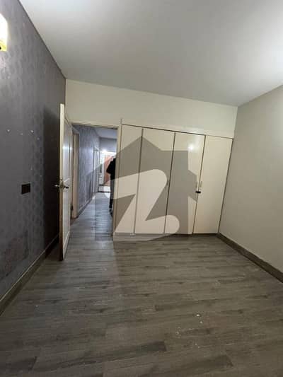 ڈی ایچ اے فیز 5 ڈی ایچ اے ڈیفینس,کراچی میں 2 کمروں کا 6 مرلہ فلیٹ 75.0 ہزار میں کرایہ پر دستیاب ہے۔