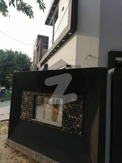 بحریہ ٹاؤن ۔ بلاک اے اے بحریہ ٹاؤن سیکٹرڈی,بحریہ ٹاؤن,لاہور میں 5 کمروں کا 7 مرلہ مکان 3.0 کروڑ میں برائے فروخت۔