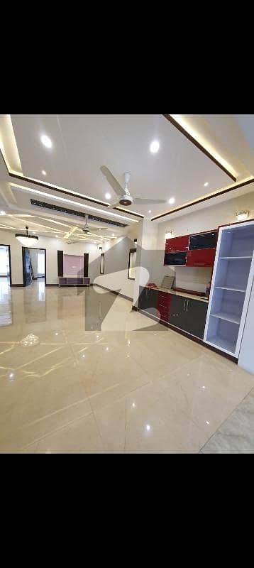 جی ۔ 13 اسلام آباد میں 3 کمروں کا 14 مرلہ زیریں پورشن 1.5 لاکھ میں کرایہ پر دستیاب ہے۔