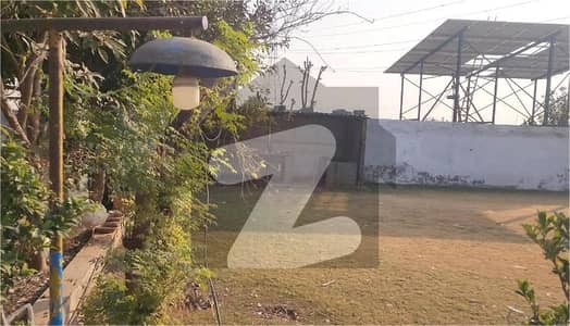 4 kanal Plot with Building on Main Express Way Interchange Big Front On Rent