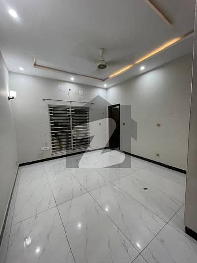 بحریہ آرچرڈ لاہور میں 5 مرلہ رہائشی پلاٹ 38.0 لاکھ میں برائے فروخت۔