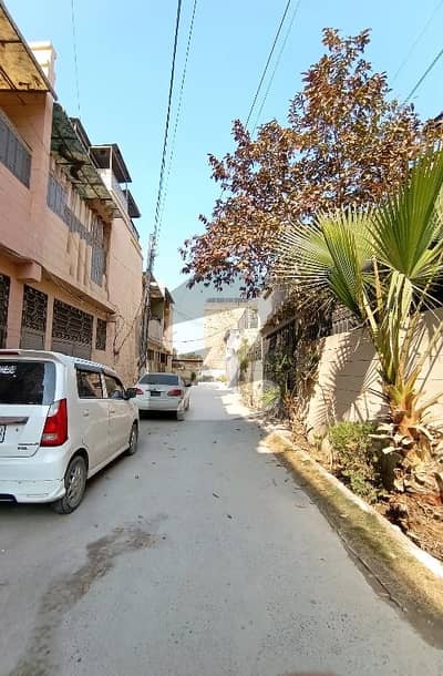 ورسک روڈ پشاور میں 6 کمروں کا 5 مرلہ مکان 50.0 ہزار میں کرایہ پر دستیاب ہے۔