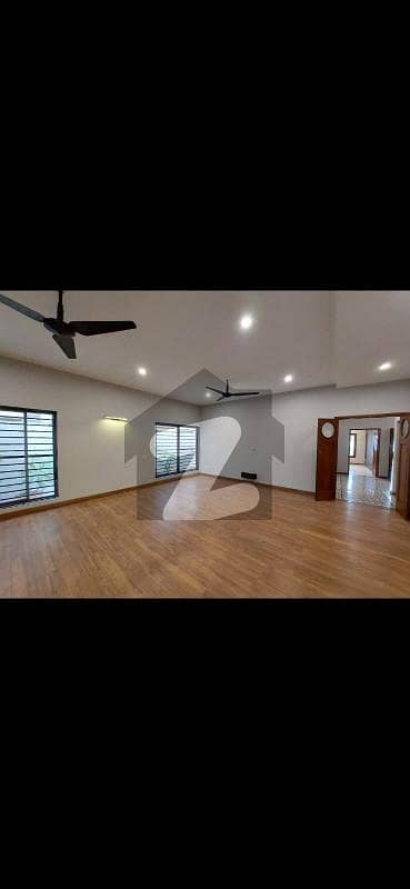 ڈی ایچ اے فیز 5 ڈی ایچ اے ڈیفینس,کراچی میں 5 کمروں کا 1 کنال مکان 4.0 لاکھ میں کرایہ پر دستیاب ہے۔ ڈی ایچ اے فیز 5 ڈی ایچ اے ڈیفینس,کراچی میں 5 کمروں کا 1 کنال مکان 4.0 لاکھ میں کرایہ پر دستیاب ہے۔