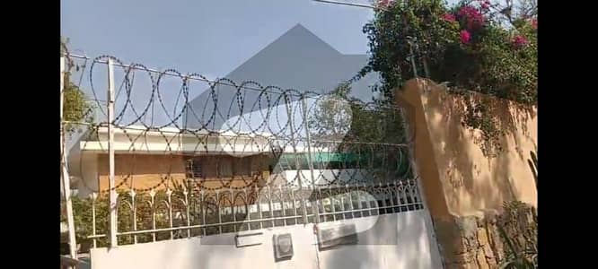 ڈی ایچ اے فیز 5 ڈی ایچ اے ڈیفینس,کراچی میں 5 کمروں کا 2 کنال مکان 30.0 کروڑ میں برائے فروخت۔